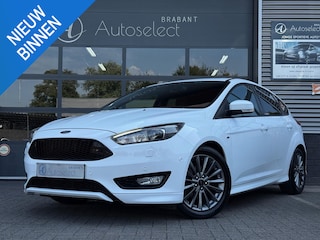 Ford Focus 1.0 ST-Line Clima CarPlay PDC