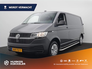 Volkswagen Transporter 2.0 TDI L2H1 110PK Airco | Navigatie ( Apple Carplay / Android auto ) | Trekhaak |