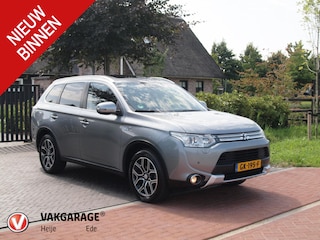Mitsubishi Outlander 2.0 PHEV Limited Edition X-Line | Panoramadak | Camera | Trekhaak | Cruise Control |