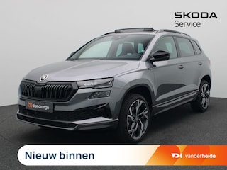 Skoda Karoq 1.5 TSI ACT Sportline Business 150PK DSG Pano-Schuifdak, Adaptieve Cruise Controle, Keyless, Virtual Pedal, Achteruitrijcamera, Stoel-Stuurverwarming, Side Assist, Trekhaak, 19" LM Velgen