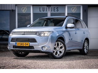 Mitsubishi Outlander 2.0 PHEV Instyle I Leder I Schuifdak I Trekhaak I Camera I Rockford-audio I Vol-opties I NL-auto