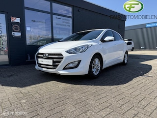 Hyundai i30 1.6 GDi GO! 2016