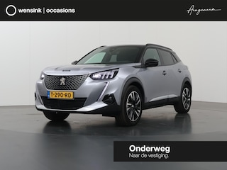 Peugeot 2008 EV GT 50 kWh | Trekhaak | LED | Virtual Cockpit | Lederen Interieur | Navigatie | Camera | DAB | Apple CarPlay/Android Auto | 3-Fase | Stoelverwarming | Standkachel | Rijhulp Systeem | Panoramadak | Dodehoekdetectie |