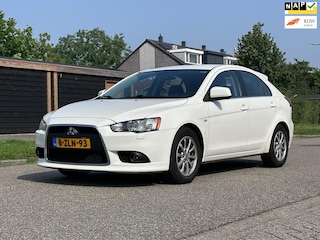 Mitsubishi Lancer Sportback 1.6 Edition One Stoelverwarming*Clima*Dealer onderhouden*Parkeersensoren*LM velgen*