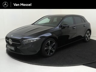 Mercedes-Benz A-klasse 180 Star Edition Luxury-Line / Stoelverwarming / Achteruitrijcamera / Smartphone-Intergratie / Dodehoek-Assistentie / Sfeerverlichting / Distronic /