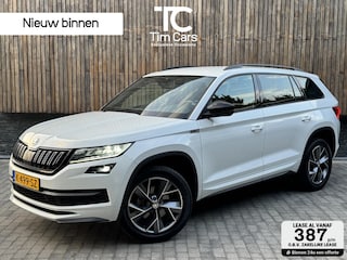 Skoda Kodiaq 1.5 TSI Sportline Automaat | Trekhaak uitklapbaar | Navigatiesysteem | Stoelverwarming | Stuurverwarming | Getint glas | Cruise control adaptief | Dodehoek detectie | Achteruitrijcamera | Parkeersensoren voor en achter