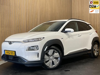 Hyundai Kona EV Premium 64 kWh |FACELIFT|3-FASE|LEDER|ACC|STOELVERW./VENT.|HEAD-UP|CAMERA|CARPLAY|NL-AUTO|NAP|INCL. BTW|1e EIG.|