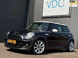 Mini Mini 1.6 Chili | Leder | Harman / Kardon | Panoramadak
