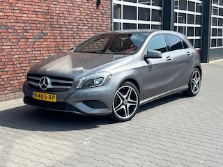 Mercedes-Benz A-klasse 180 Automaat/Navigatie/PDC/Bi-Xenon/Urban-pakket/Airco/Cruise/Bluetooth/Trekhaak