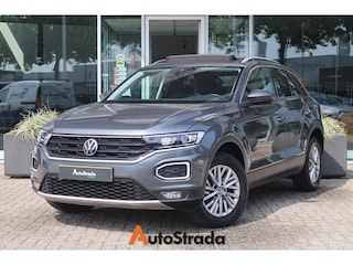 Volkswagen T-Roc 1.0 Style TSI 115pk | Virtual | Pano | Sensoren | LED | Adaptive | Climate | Navi | Carplay |