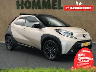 Toyota Aygo 1.0 VVT-i MT Premium - ORIGINEEL NEDERLANDSE AUTO - CARBIO DAK - PARKEERSENSOREN VOOR EN ACHTER - DRAADLOZE APPLE CARPLAY/ANDROID AUTO - DRAADLOZE TELEFOONLADER - VOORSTOELEN VERWARMD - NAVIGATIE