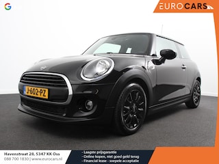 Mini Mini 1.5 Automaat Blackyard | Parkeer sensoren | Airco | Verwarmbare voorstoelen | Lichtmetalen velgen 16" black