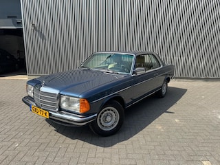 Mercedes-Benz 200-serie 280 (W123) 280 CE |Airco|Schuifdak|Nieuwstaat!