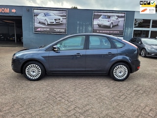 Ford Focus 1.8 Limited 129.981 Kilometer n.a.p - Airco ecc - Cruise control - Bluetooth/handsfree - Pdc - L.m velgen - Trekhaak