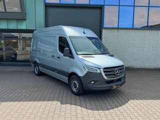Mercedes-Benz Sprinter 317 Pro L2H2 2x Schuifdeur Alarm kl3 Adaptieve cruise Digitale binnenspiegel Trekhaak 3.5T Smartphone integratie Stuurwiel verwarming 270gr Deuren