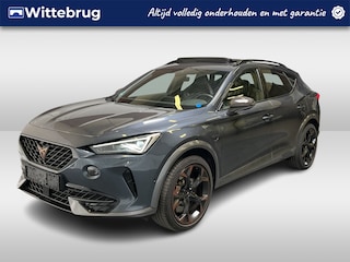 Cupra Formentor 1.4 e-Hybrid VZ Black Edition / AUTOMAAT/ PANO/ BREMBO/ CARBON KUIPSTOELEN/ LEER/ KEYLESS/ 19" LMV/ ADAPT. CRUISE/ KEYLESS/ DIGITAL DASH/ PARK. SENSOREN + 360 CAMERA/ RIJ-MODI/ STOEL-STUUR VERWARM./ NAVI/ MATRIX