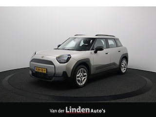 Mini Aceman E Essential 42.5 kWh SOH 99,5% | Eerste Eigen. NL-Auto | 5.200km | Two-Tone Jetblack | NAVI