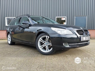 BMW 5-serie Touring 520i Lci|Youngtimer|PDC|Leder|NL Auto