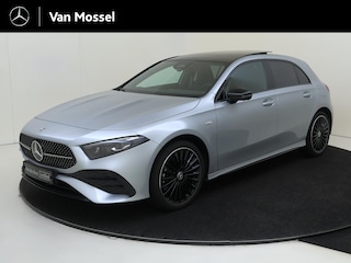 Mercedes-Benz A-klasse 250 e Star Edition AMG Line / Stoelverwarming / 360Graden-Camera / Panaroma-schuifdak / Memory-Stoelen / Multispaaks-Velgen / Night-Pakket /
