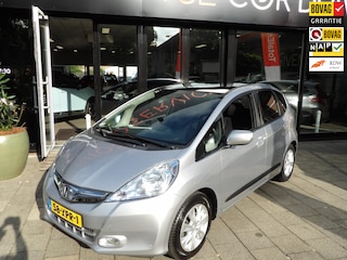 Honda Jazz 1.4 Hybrid Elegance // VOLLEDIG ONDERHOUDEN /INCL AFLEVERING 12 MAANDEN BOVAG GARANTIE EN APK/ AUTOMAAT / PANORAMADAK