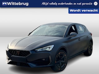 Cupra Leon 1.4 e-Hybrid 245pk Black Edition DSG Automaat / Lederen bekleding / Supersport stuurwiel / LM 19 inch / Navigatie / LED
