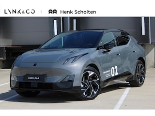 Lynk & Co 02 More 66 kWh | 360 Graden Camera | Harman Kardon | Panoramadak | Elektrisch bedienbare voorstoelen met geheugen | Keyless Entry | Getint glas | Adaptieve Cruise Control | Dodehoekassistent | Sfeerverlichting | Stuurwielverwarming | Stoelverwarming