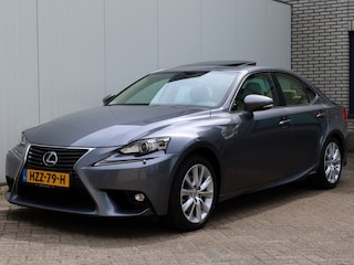 Lexus IS 300h Business Line Pro | Schuifdak | Leder | Stoelverwarming