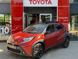 Toyota Aygo PREMIUM NIEUW UIT VOORRAAD LEVERBAAR! CABRIODAK LED NAVI KEYLESS