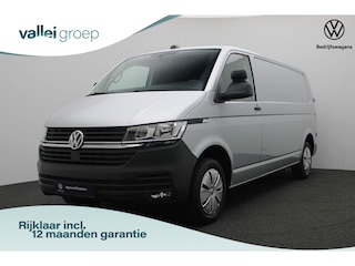 Volkswagen Transporter 2.0 TDI L2H1 150PK 28 Comfortline | 3-zits | Parkeersensoren achter | Navi | Apple Carplay / Android Auto | Cruise