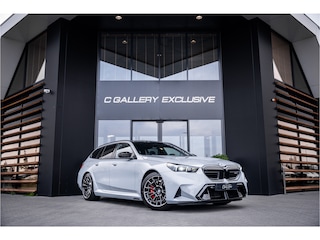 BMW 5-serie Touring - Panorama | B&W Audio | Carbon