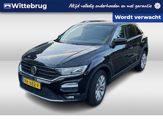 Volkswagen T-Roc 1.0 TSI 115pk Style / 1e Eigenaar / Trekhaak / Virtual Cockpit / App-Connect / Navigatie / Adaptive Cruise Control / 17" LMV