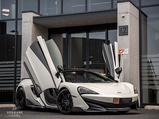 McLaren 600LT 3.8 V8 / Lift / Ceramic / Alcantara