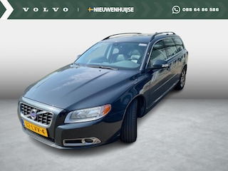 Volvo V70 2.0T Momentum | Trekhaak | Stoelverwarming | Dakrails | Parkeersensoren voor en achter | Bluetooth | Navigatie |