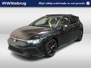 Volkswagen Golf 2.0 TSI GTI Clubsport / AUTOMAAT/ 300 PK/ PANO/ LEER/ HARMAN KARDON/ ELEKTR STOEL/ STOEL VENTILATIE/ STOEL-STUUR VERWARM./ PARK. SENSOREN + CAMERA/ KEYLESS/ 3-ZONE CLIMA/ 19" LMV/ ADAPT. CRUISE/ RIJ-MODI/ APP-CON
