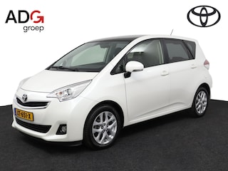 Toyota Verso-S 1.3 VVT-i Dynamic | Panoramadak | Navigatie | Camera | Hoogzitter | Airco | Lichtmetalen Velgen |