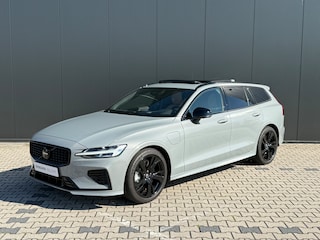 Volvo V60 T6 Ultra Dark Recharge Plug-In Hybrid AWD | Massage | Panoramadak | Heico | Styling Kit | 360 Camera | Adaptive Cruise | BLIS | Privacy Glass