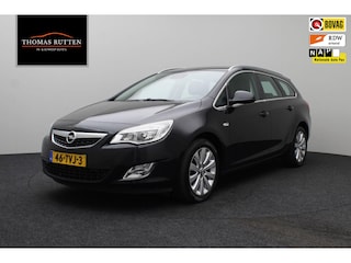 Opel Astra Sports Tourer 1.4 Turbo Cosmo 2012 NAP | Navigatie | Stoelverwarming | Climate control | Stuurverwarming | Trekhaak | Bluetooth | PDC | Elektrische ramen + spiegels | Half leder |