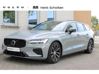 Volvo V60 T6 Automaat Plug-in hybrid AWD Plus Dark |Panoramadak|Premium Audio| DAB| Key less Entry| Park Assist voor en Achter| Rondomzicht  Camera| Semi Electrische Trekhaak| Verwarmbare Voorstoelen| Verwarmbare Voorruit.