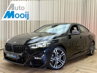 BMW 218i *M-Sport* SpoilerPakket / Carplay / Stoelverwarming / LED / Digital / Navigatie / Cruise / 18'' LMV