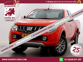 Mitsubishi L200 2.4 DI-D 180pk Club Cab Intense 4x4 High/Low Gearing + Diff. Lock 12-2018