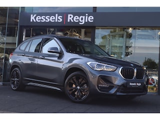 BMW X1 xDrive25e Sport Line Pano HUD ACC CarPlay Camera LP
