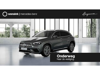 Mercedes-Benz GLA 180 Business Solution AMG | Premium plus pakket | Panoramadak | Memory | Trekhaak | Head-up display | Keyless go |