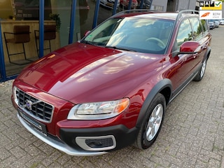 Volvo XC70 3.2 Momentum AWD Automaat LEER / TREKHAAK / YOUNGTIMER