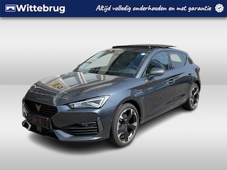 Cupra Leon 1.4 TSI PK e-Hybrid VZ Performance / AUTOMAAT/ PANO/ KEYLESSS/ ADAPT. CRUISE/ DIGITAL DASH/ LED/ NAVI/ STOEL-STUUR VERWARM./ FULL LINK/ 3-ZONE CLIMA/ PARK. SENSOREN + CAMERA/ RIJ-MODI