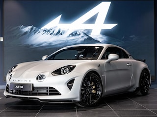 Alpine A110 1.8 Turbo GTS | 300PK | GTS-AERO KIT | TITANIUM AKRAPOVIC UITLAAT | SABELT ZWART STOELEN | 18" GT-RACE HOOGGLANS | BREMBO GOUDEN REMKLAUWEN |