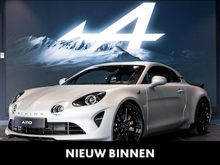Alpine A110 1.8 Turbo GTS | 300PK | GTS-AERO KIT | TITANIUM AKRAPOVIC UITLAAT | SABELT ZWART STOELEN | 18" GT-RACE HOOGGLANS | BREMBO GOUDEN REMKLAUWEN |