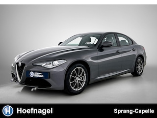 Alfa Romeo Giulia 2.0T Super | Navi | Climate Control | Cruise Control |