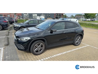 Mercedes-Benz GLA 200 Progressive Camera | Stoelverwarming | AMG Styling | Elek. Achterklep | Parkeersensoren Rondom | Groot Scherm | AMG-styling | Achteruitrijcamera | Cruise control