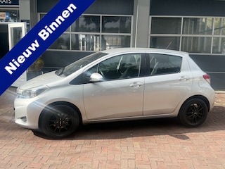 Toyota Yaris 1.3 VVT-i Dynamic Automaat Bj 2011 Km 76.147 Navi,14Inch,Cruise,Camera