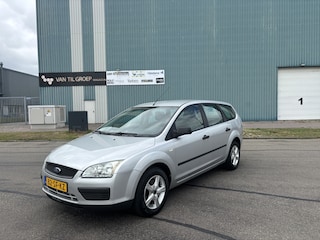 Ford Focus Wagon 1.6-16V Champion 101 PK. Goed rijdende inruilauto met nieuwe APK !!! Airco werkt prima !!